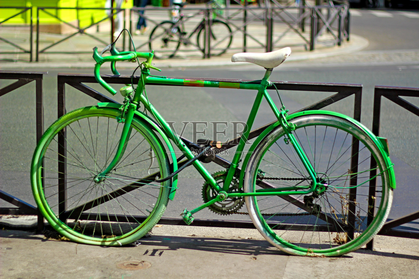 绿色的旧自行车照片摄影图片