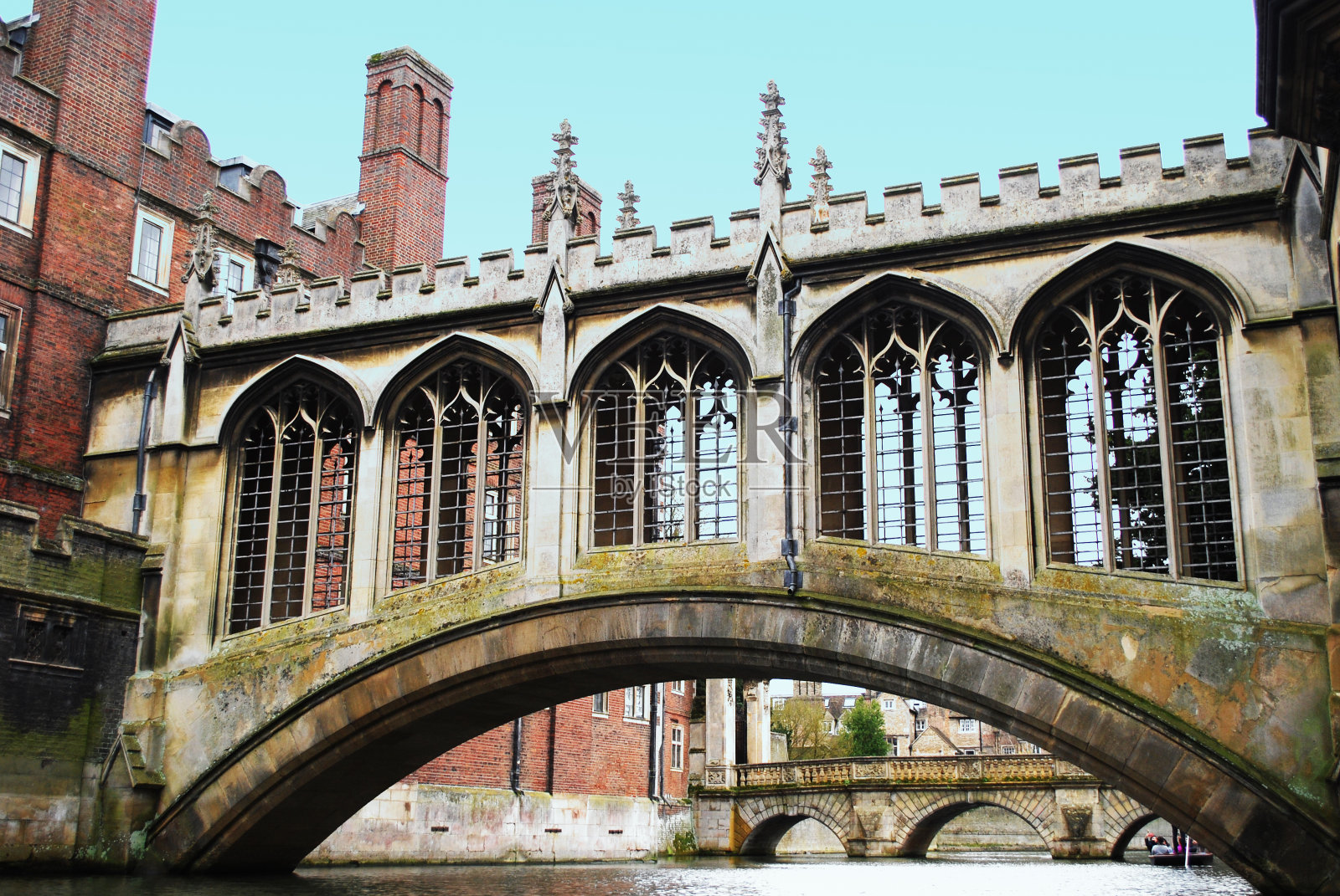 剑桥圣约翰学院的叹息桥。照片摄影图片