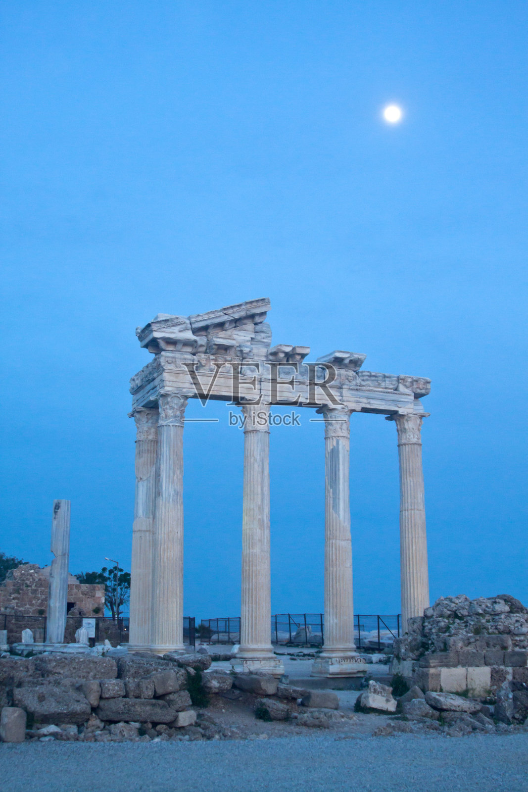 日落时分，土耳其赛德的阿波罗神庙照片摄影图片