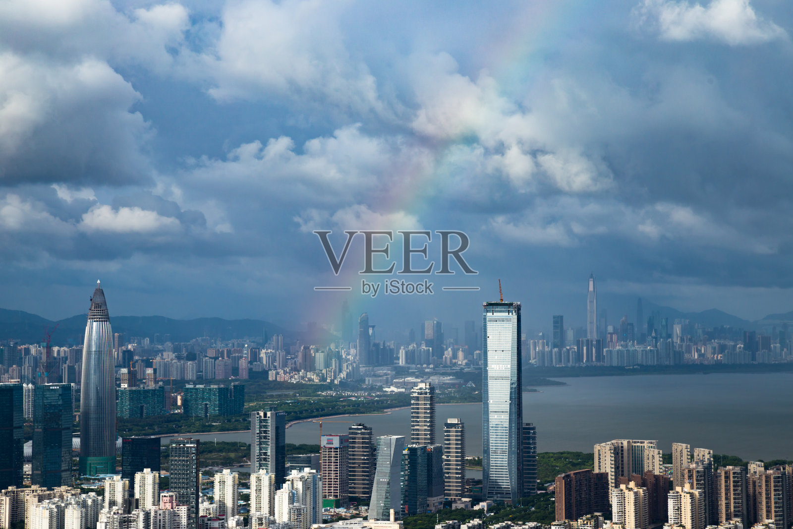深圳的城市景观有彩虹照片摄影图片