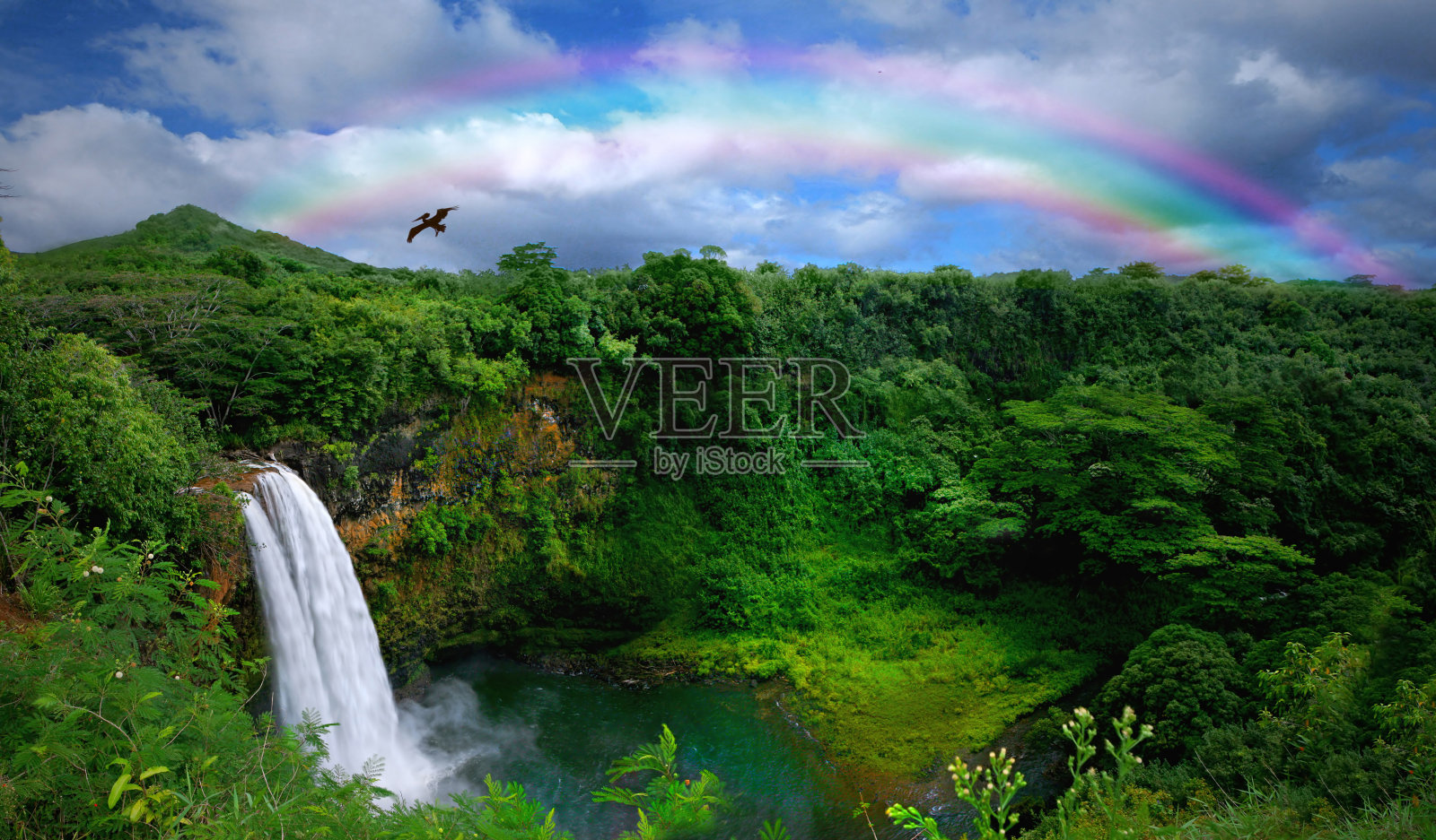 考艾岛的彩虹瀑布照片摄影图片