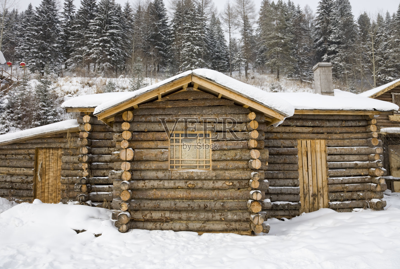 冬天的小木屋照片摄影图片