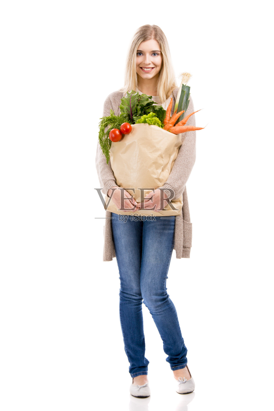 美丽的女人扛着蔬菜照片摄影图片