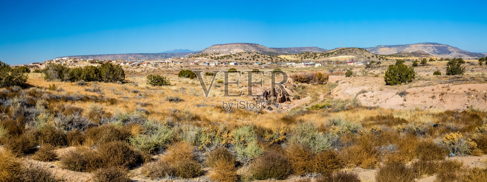 新墨西哥沙漠小村庄的高分辨率全景图照片摄影图片