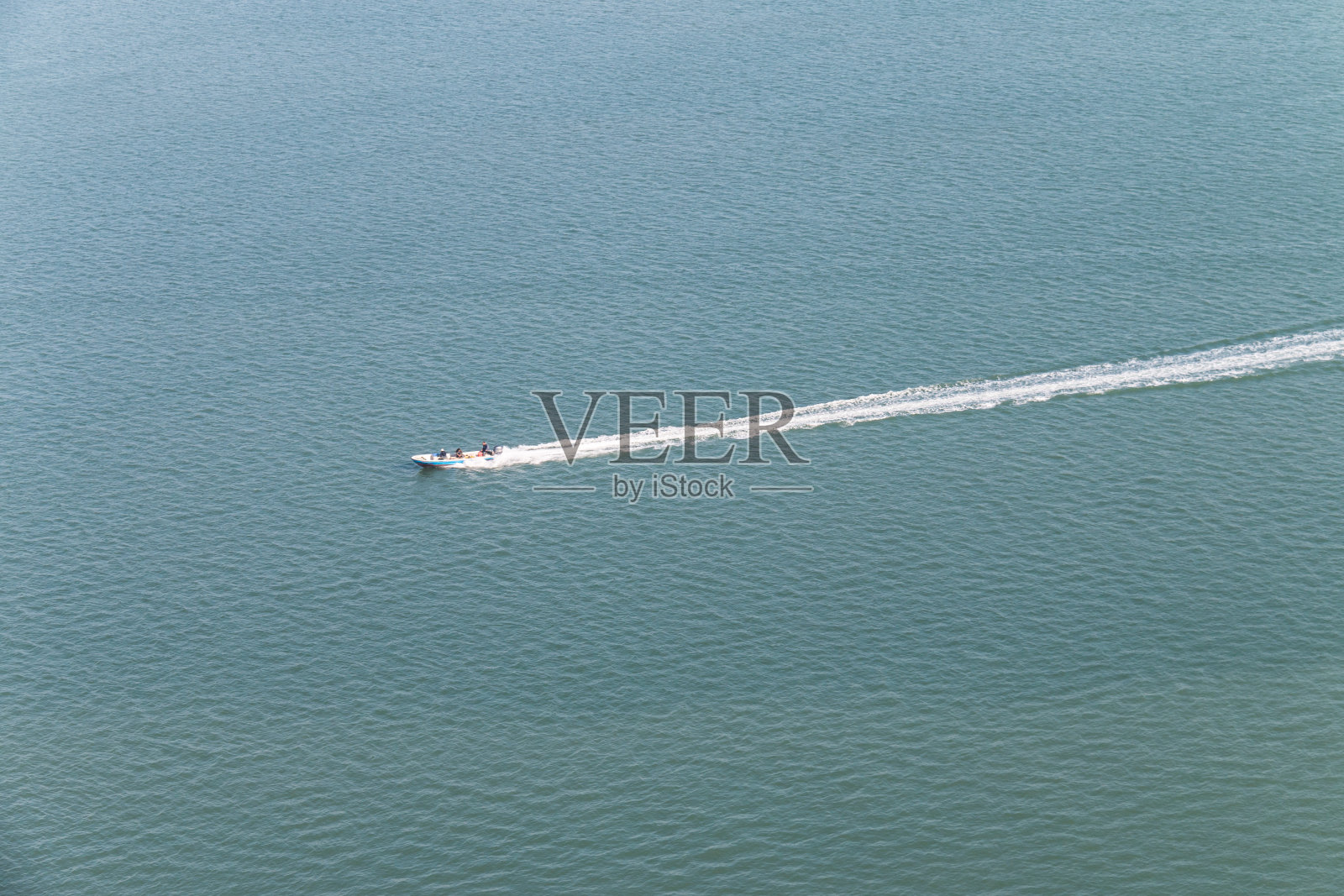 海上速度的快艇照片摄影图片