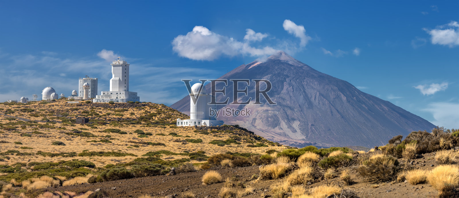泰德火山前的泰德天文台全景图(特内里费，加那利群岛)照片摄影图片