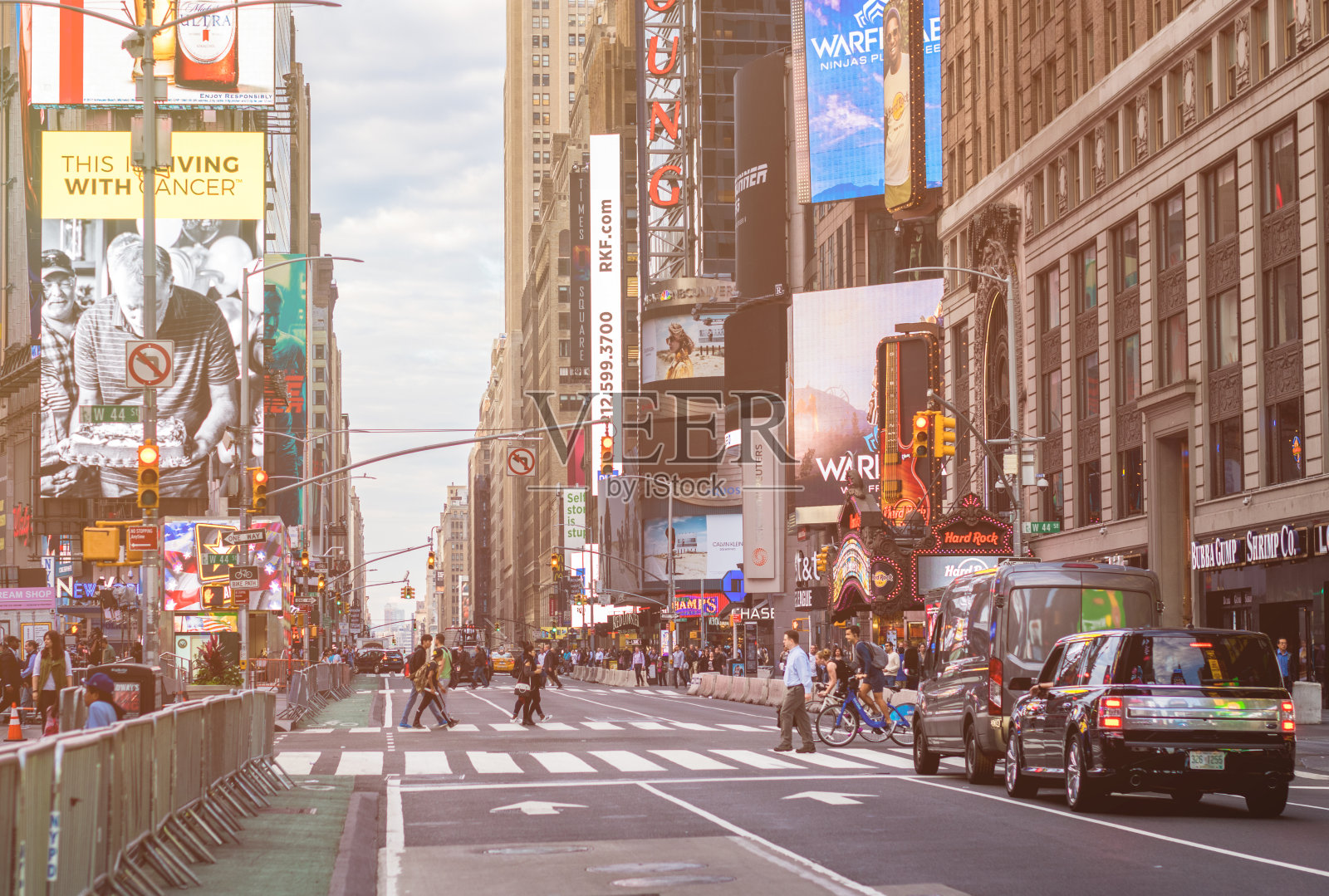时代广场第七大道纽约曼哈顿中城广告美国行人路照片摄影图片