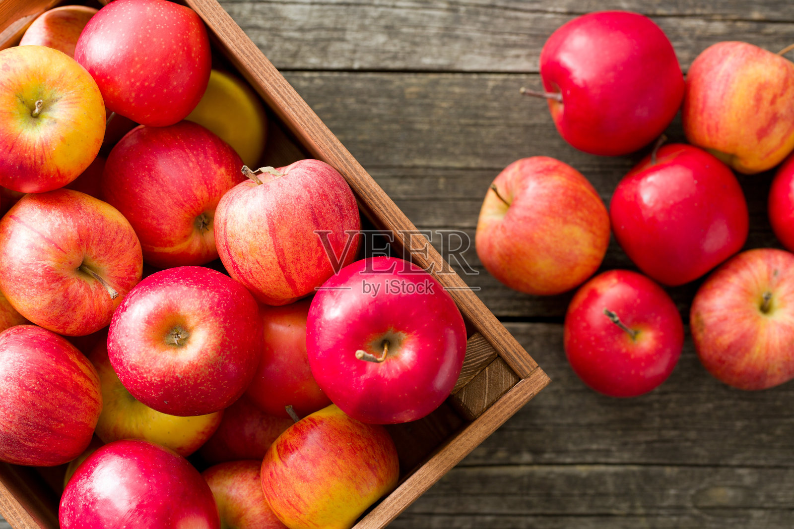 红色的秋天的苹果照片摄影图片