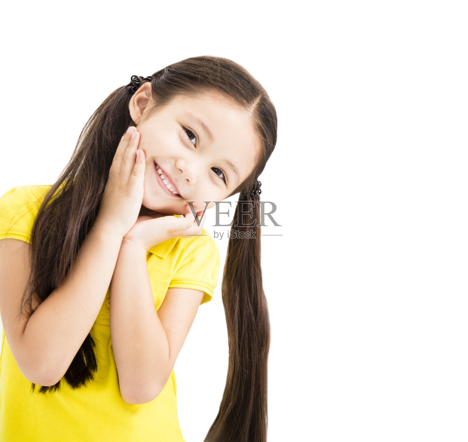 甜美和微笑的小女孩孤立在白色照片摄影图片
