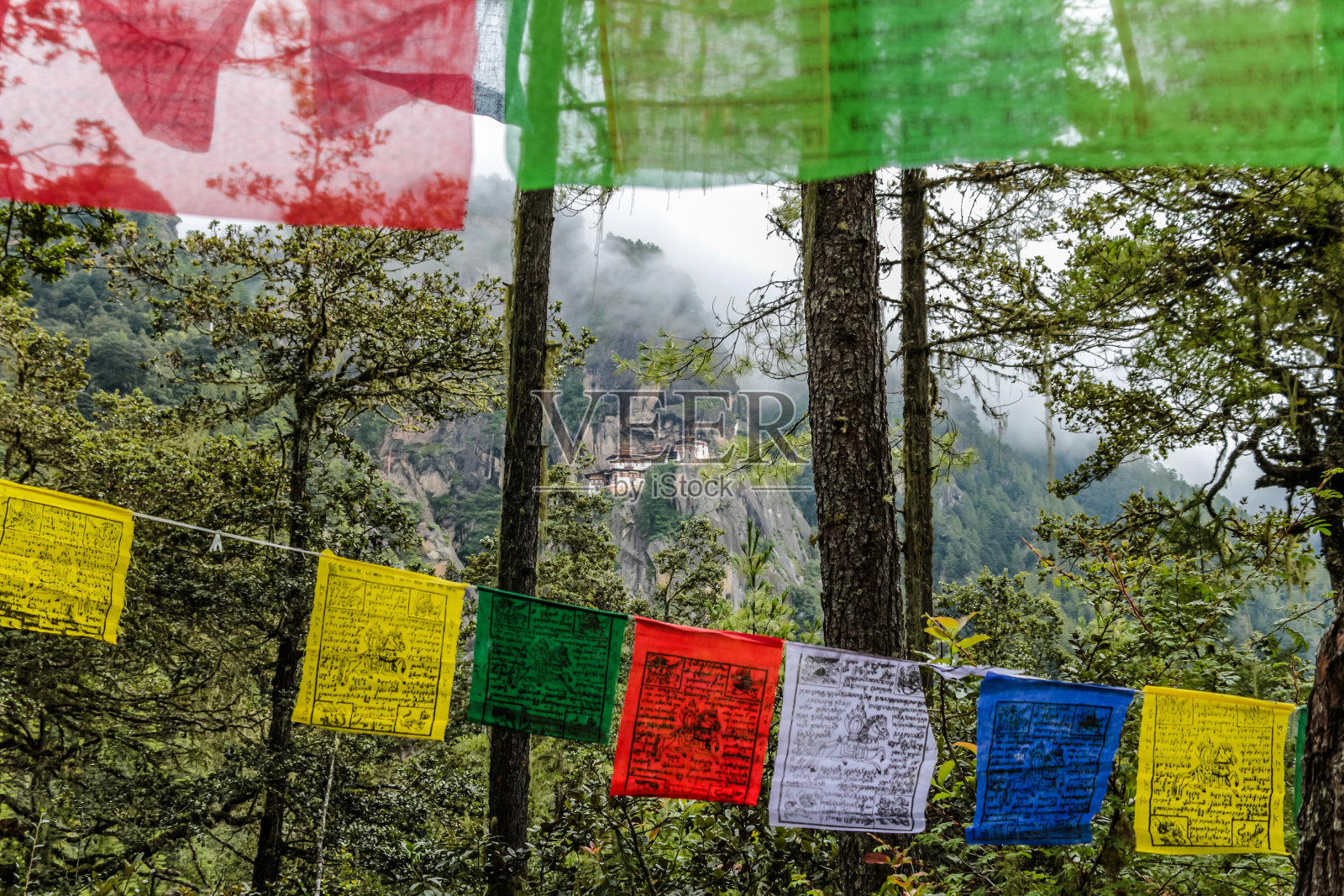 虎穴寺(Paro Taktsang)，不丹照片摄影图片