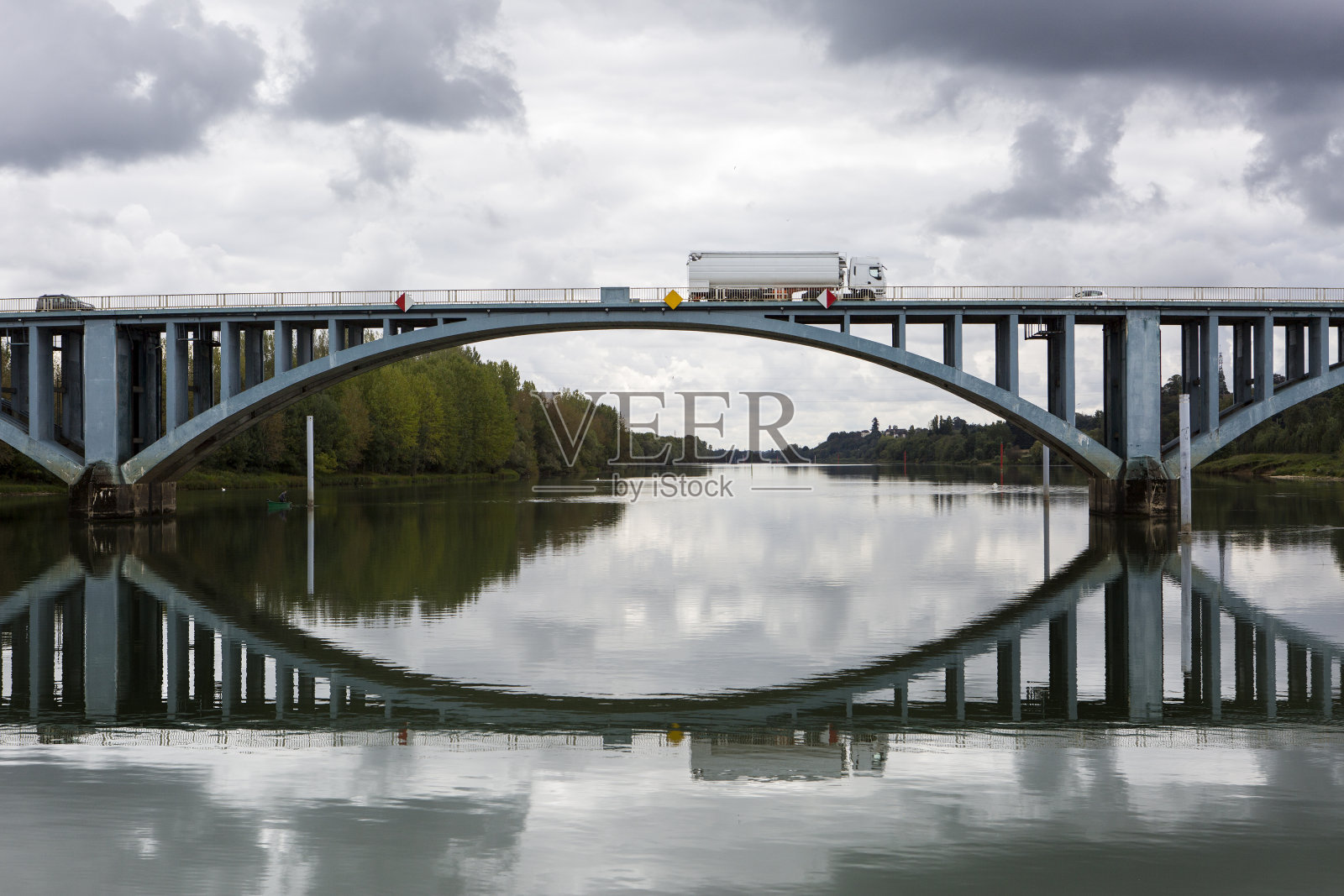 法国索恩河大桥照片摄影图片