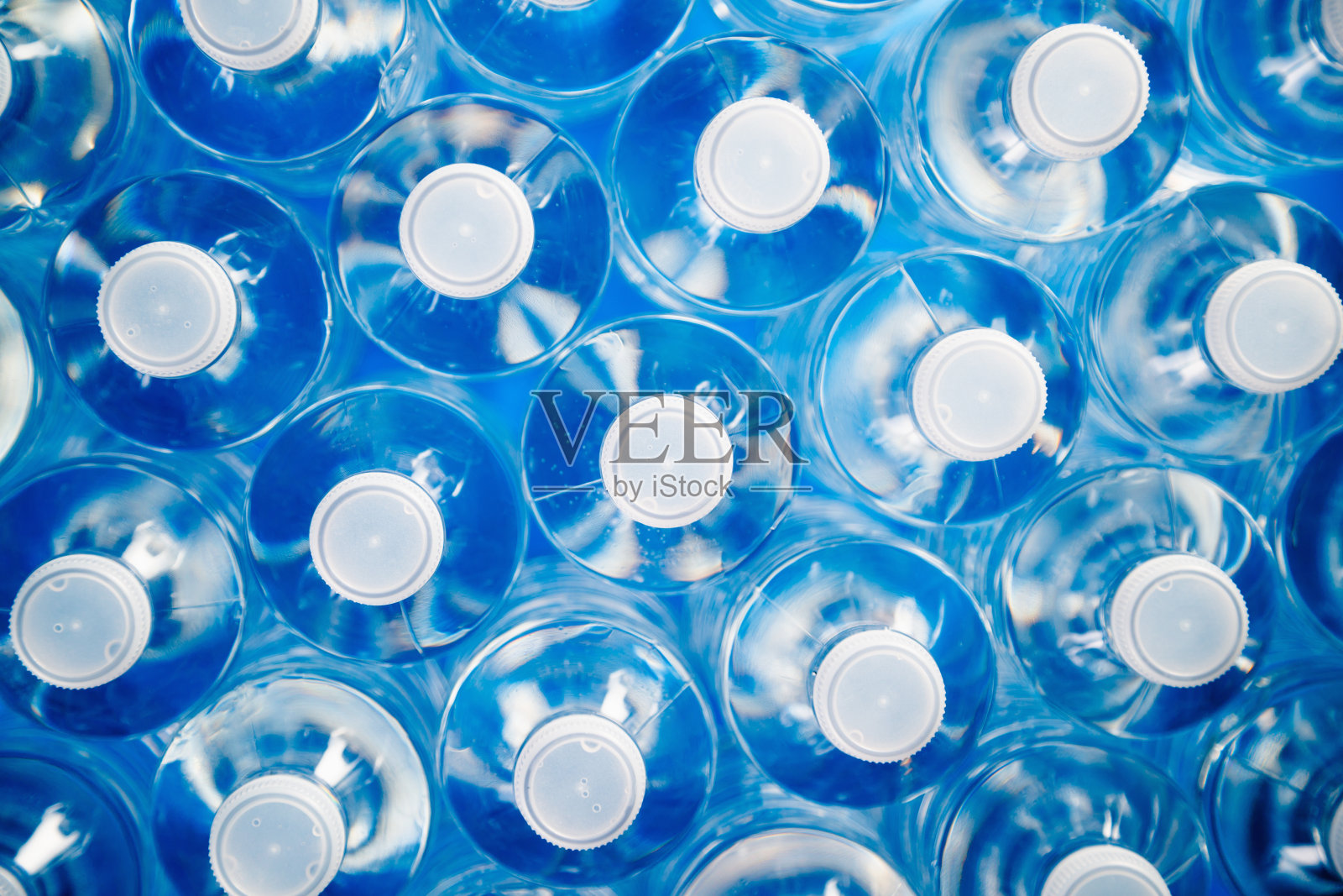 回收和节能塑料瓶照片摄影图片