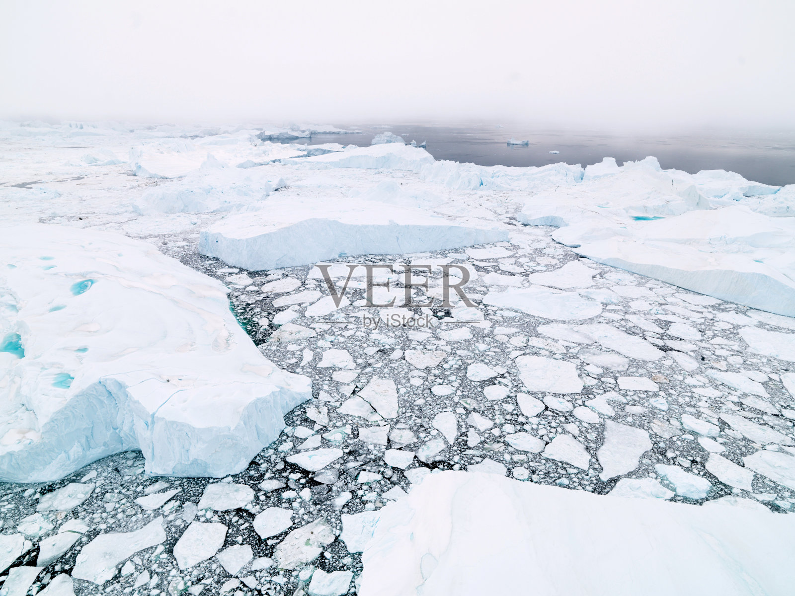 格陵兰岛北冰洋冰山的鸟瞰图照片摄影图片