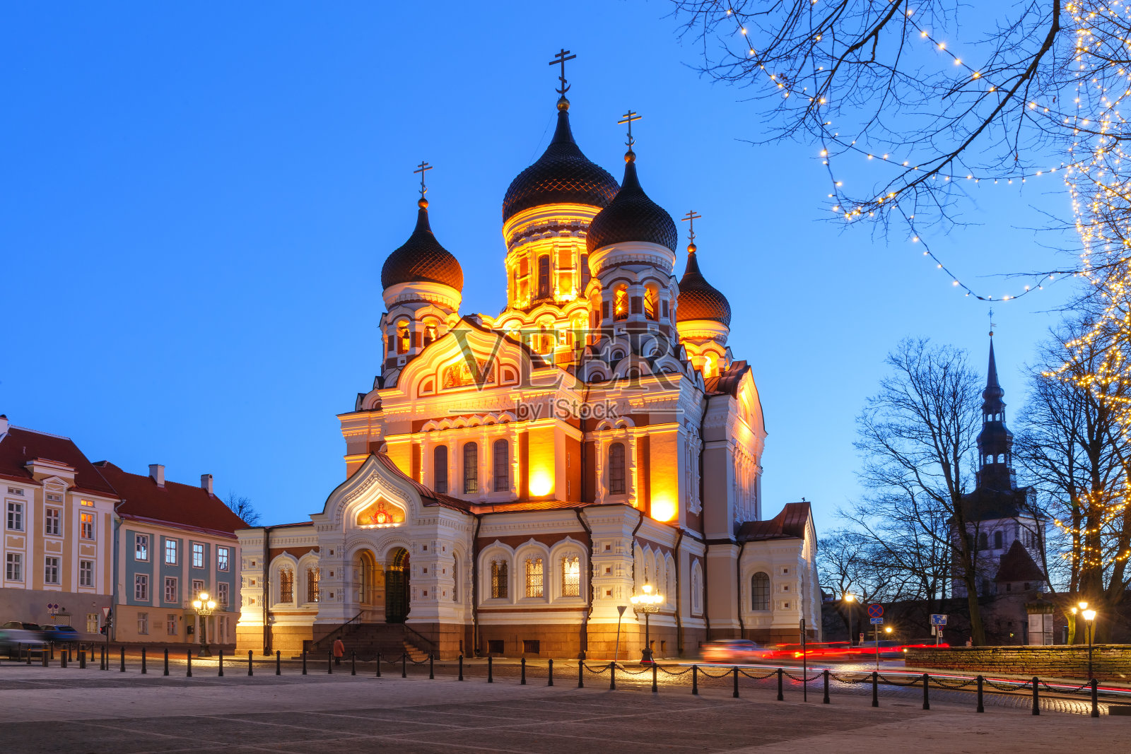 塔林亚历山大涅夫斯基大教堂的夜晚照片摄影图片