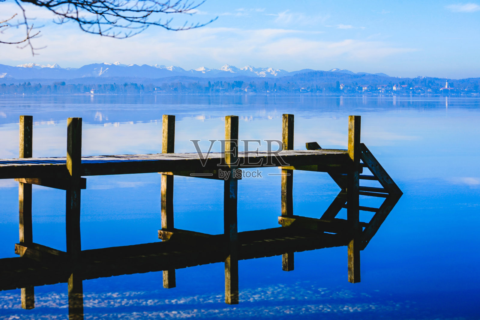 德国上巴伐利亚的斯达恩伯格湖照片摄影图片