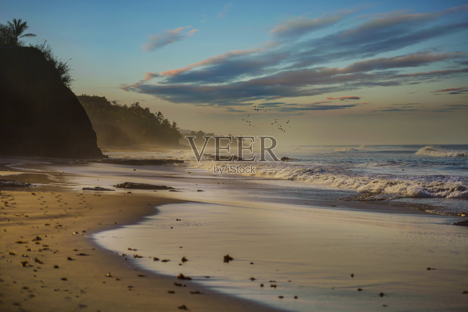 太平洋海滩的日出，里维埃拉纳亚里特，墨西哥照片摄影图片