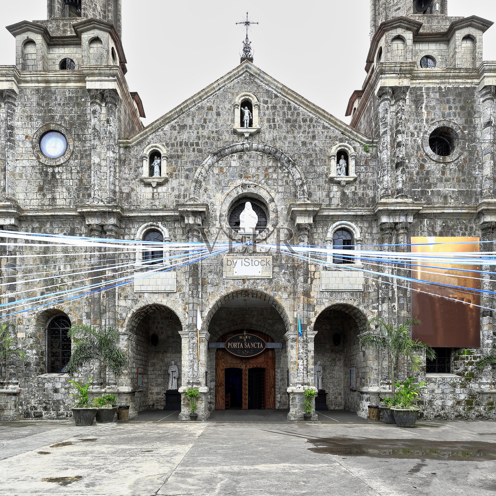 圣塞巴斯蒂安-圣塞巴斯蒂安大教堂正面。Bacolod-Negros Occidental-Philippines。0286照片摄影图片