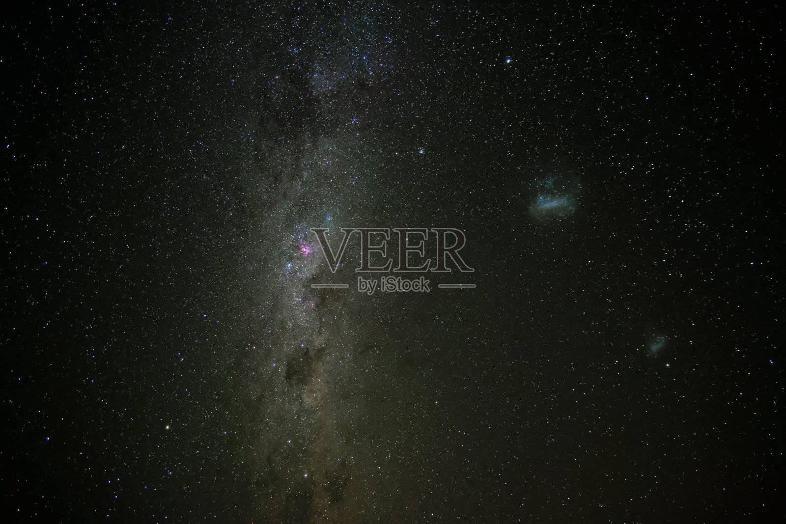 银河系，星星和雾在南半球，埃尔基谷，智利照片摄影图片