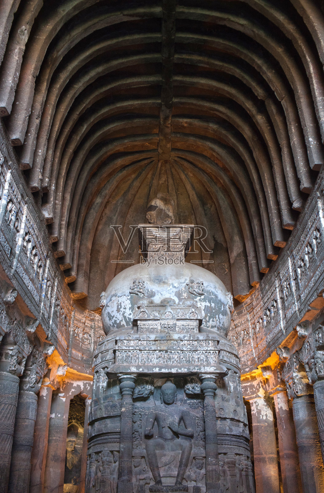 印度阿旃陀石窟的古塔照片摄影图片