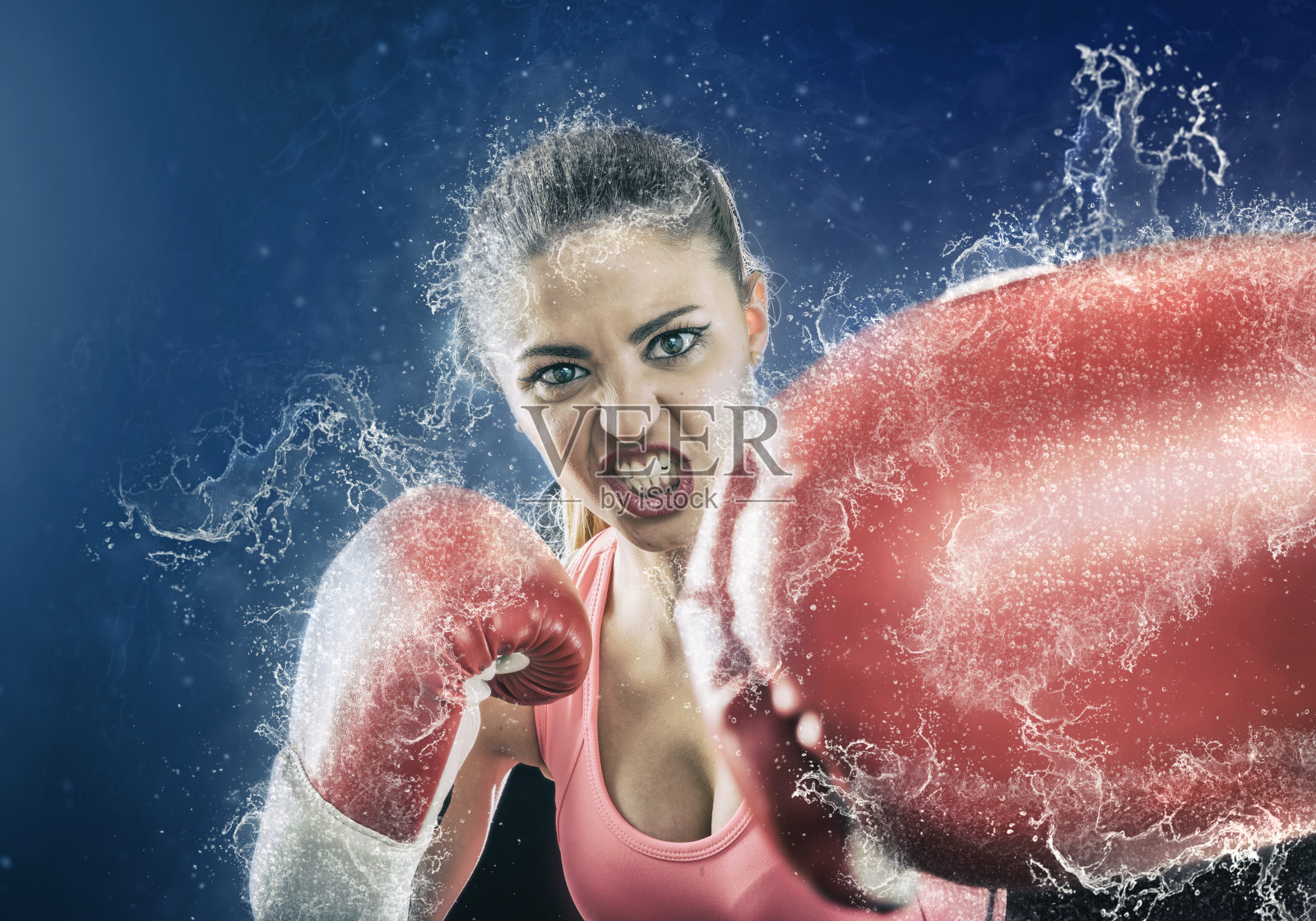女运动员拳击用手套照片摄影图片