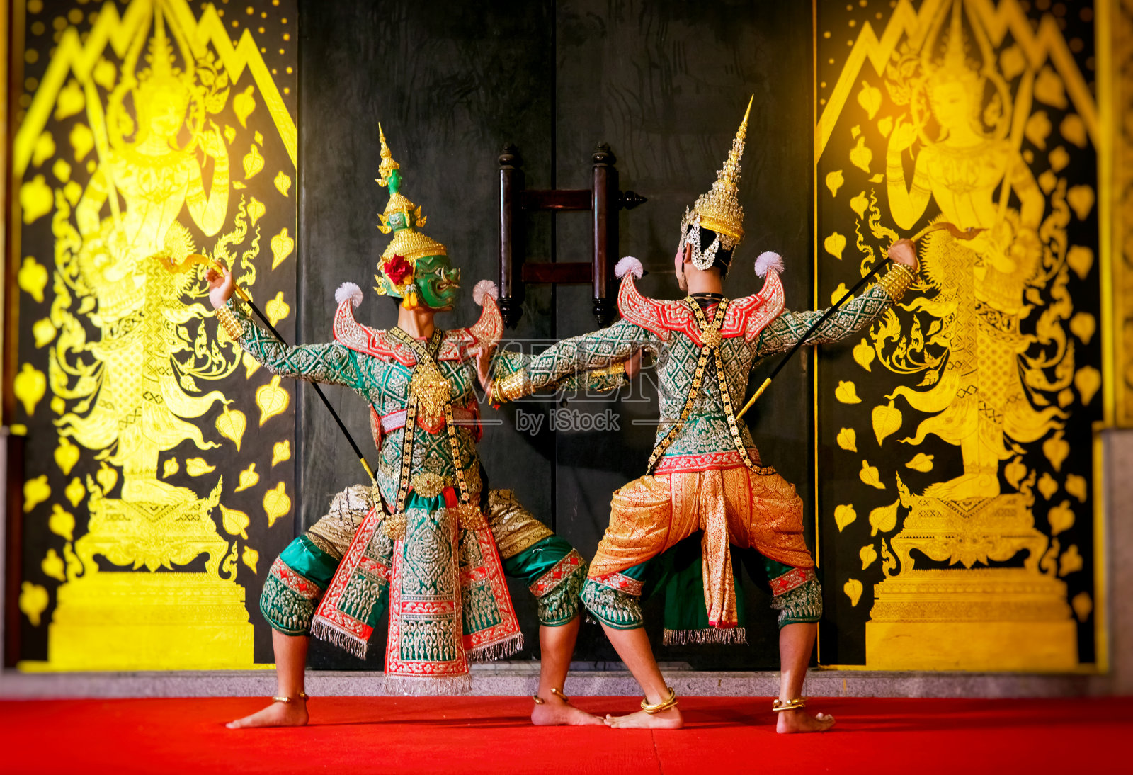 孔恩是泰国传统的舞剧艺术，从罗摩衍那史诗面具照片摄影图片