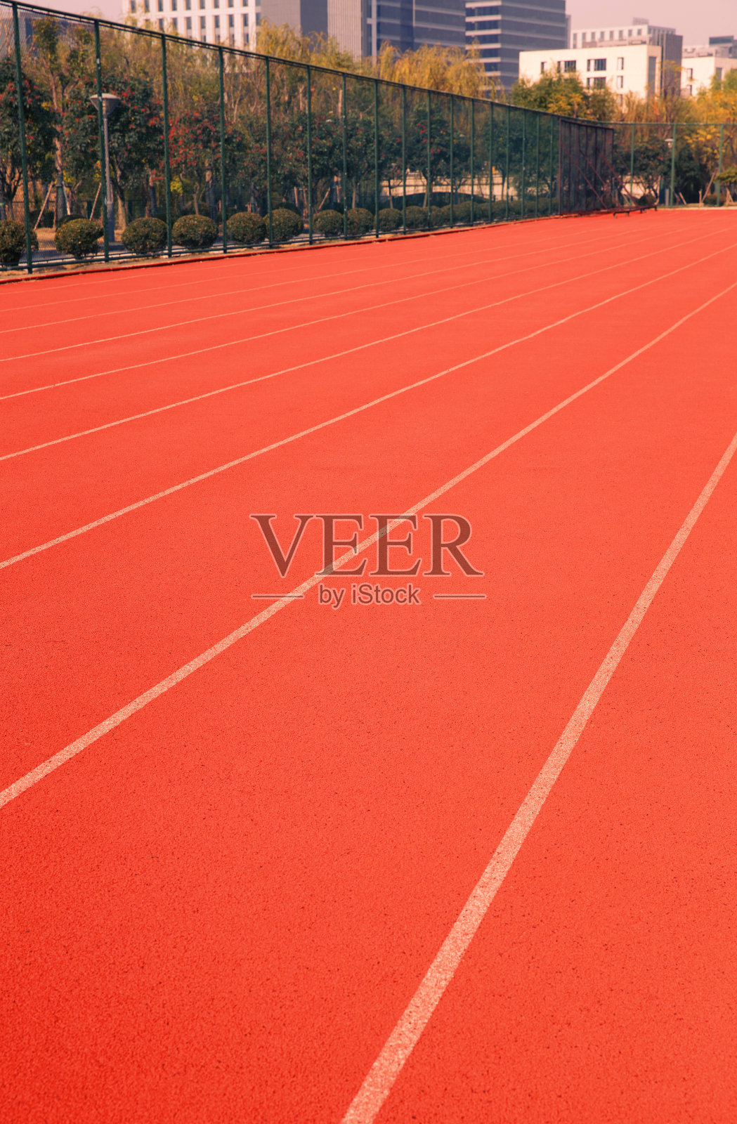 中国户外体育场的跑道照片摄影图片