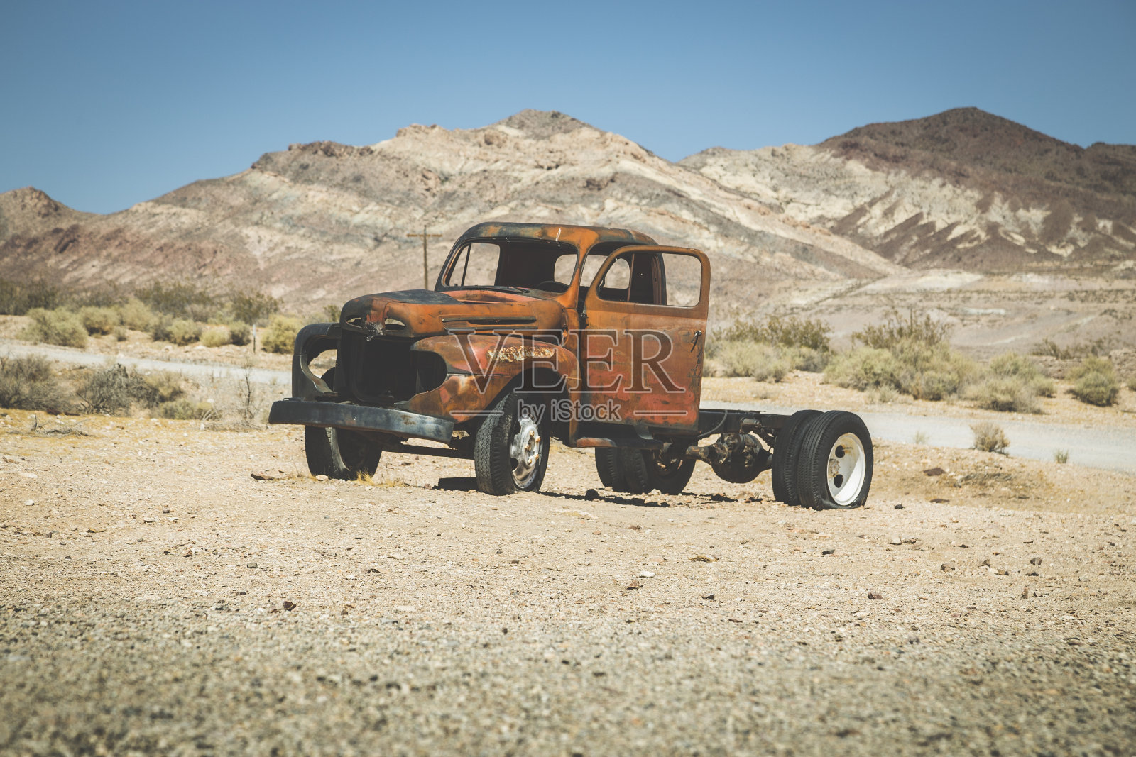 美国西南部的经典汽车残骸照片摄影图片