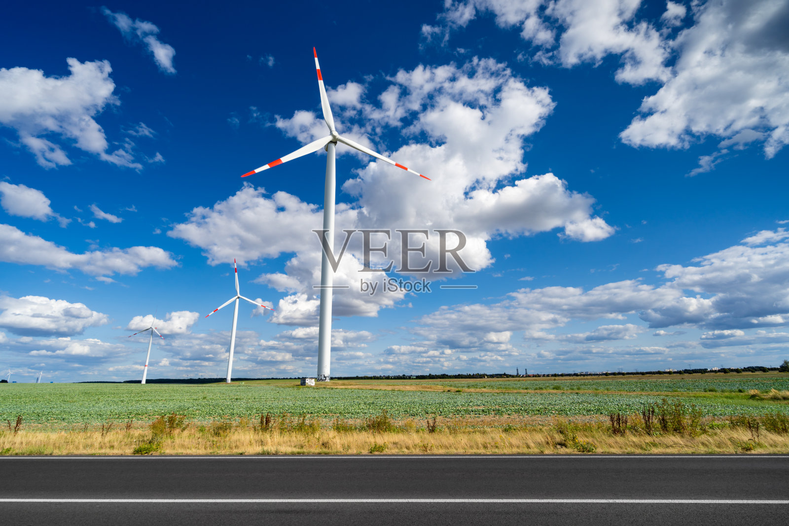 清洁可再生能源-德国风力涡轮机农场照片摄影图片
