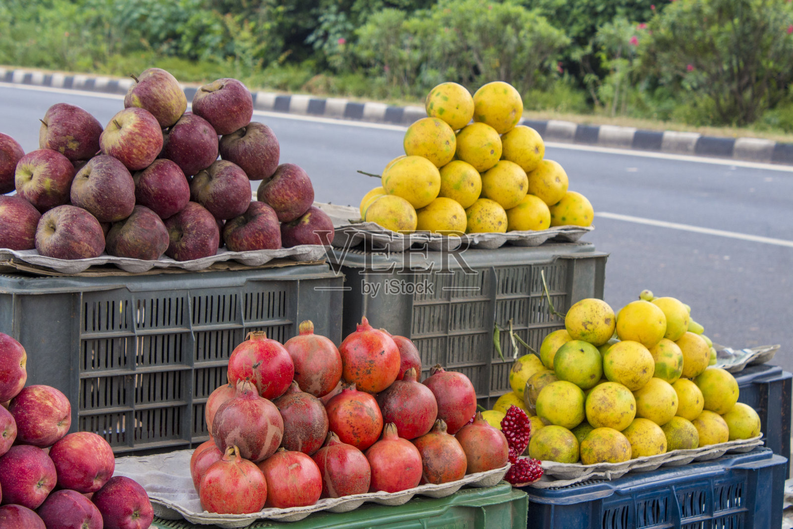 水果零售商店，市场，苹果，橘子，石榴照片摄影图片