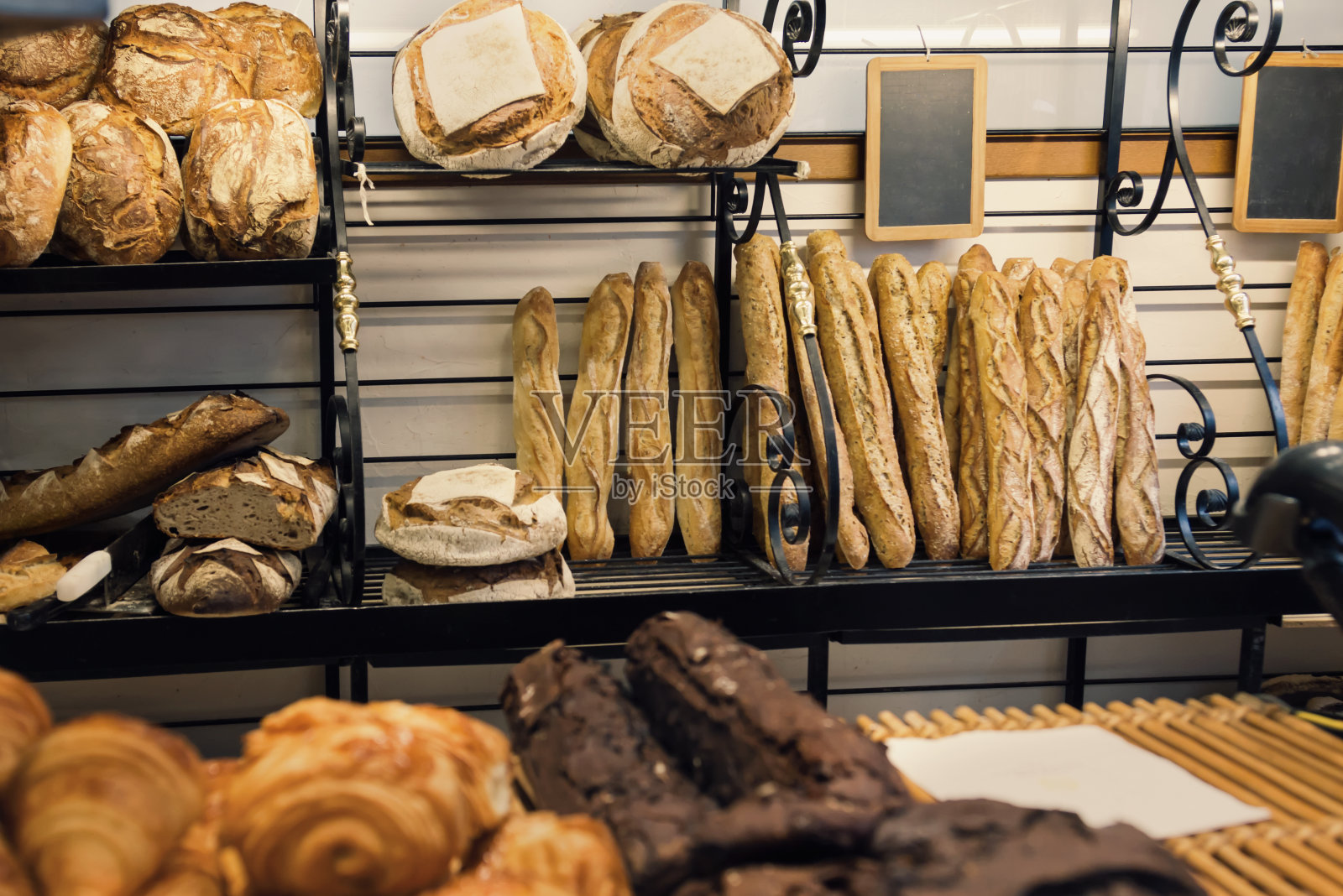 新鲜美味的面包照片摄影图片