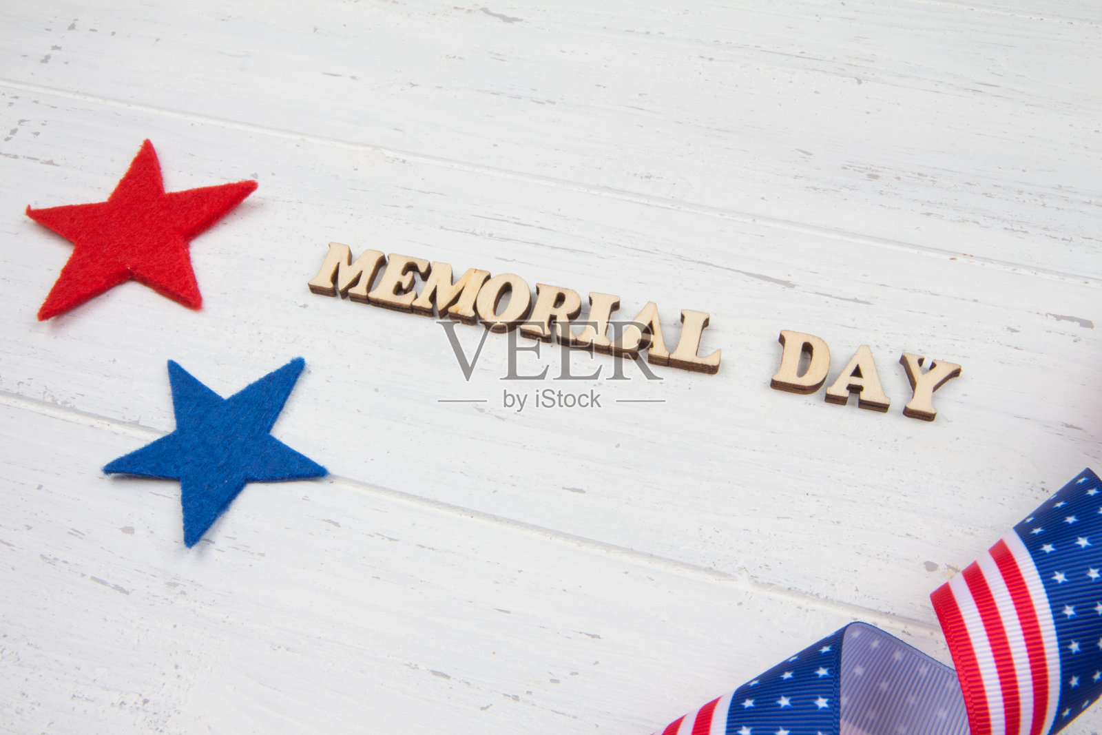 文本阵亡将士纪念日，美国国旗，红星和蓝星照片摄影图片
