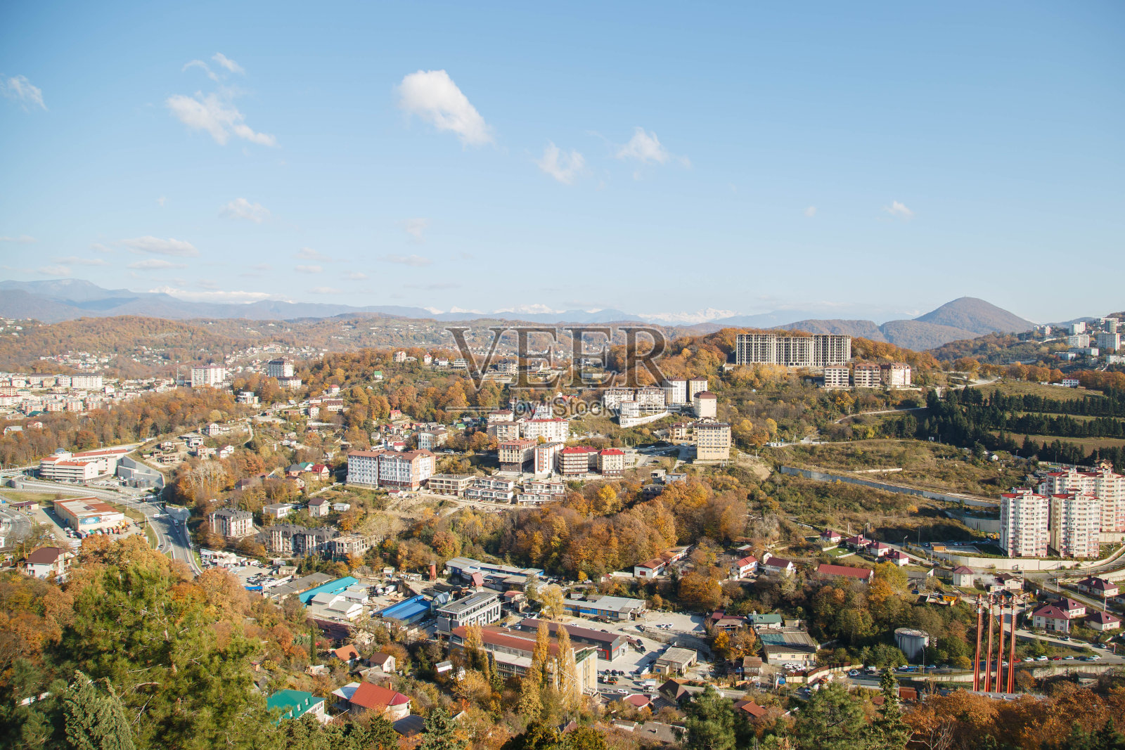 从植物园的观景台上俯瞰索契市。T照片摄影图片
