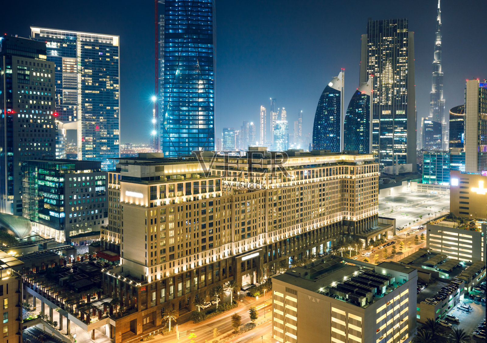 阿联酋迪拜市中心夜间鸟瞰图照片摄影图片