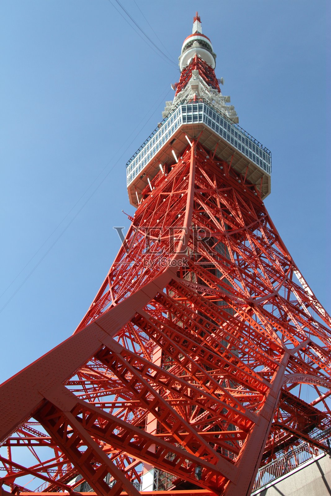 东京塔的低角度视图照片摄影图片