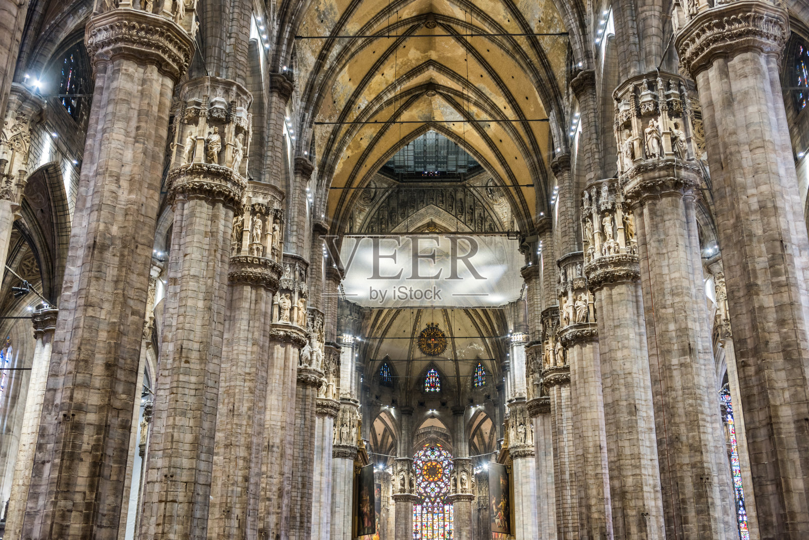 米兰大教堂(Duomo di Milano)，米兰大教堂教堂，伦巴第，意大利。纪念圣玛丽的诞生。照片摄影图片
