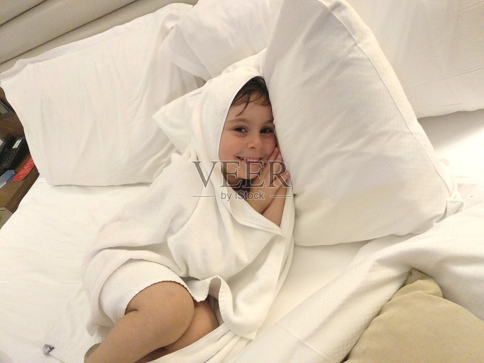 可爱的小男孩享受洗澡的乐趣照片摄影图片_ID:108160912-Veer图库