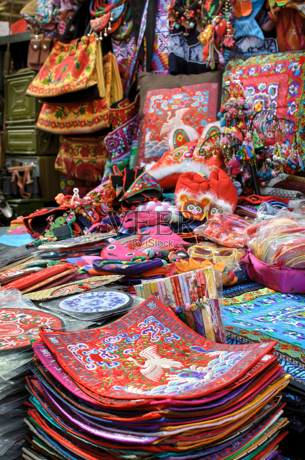 北京潘家园市场的纪念品手工艺品照片摄影图片