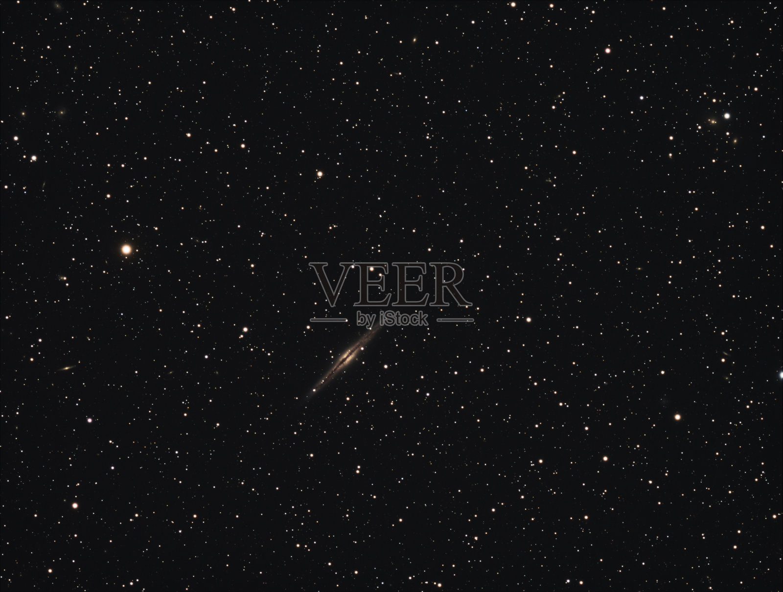 ngc891是仙女座的一个美丽的侧面星系照片摄影图片