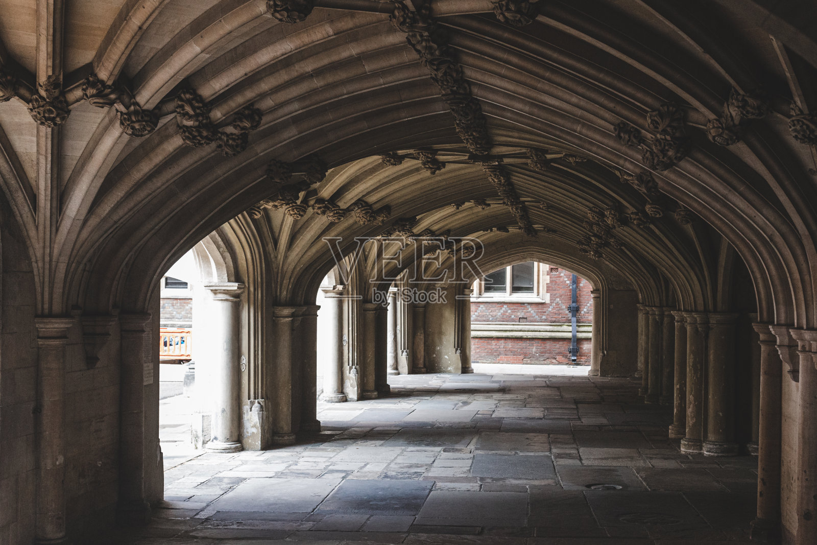 伦敦林肯学院教堂下的拱顶地下照片摄影图片