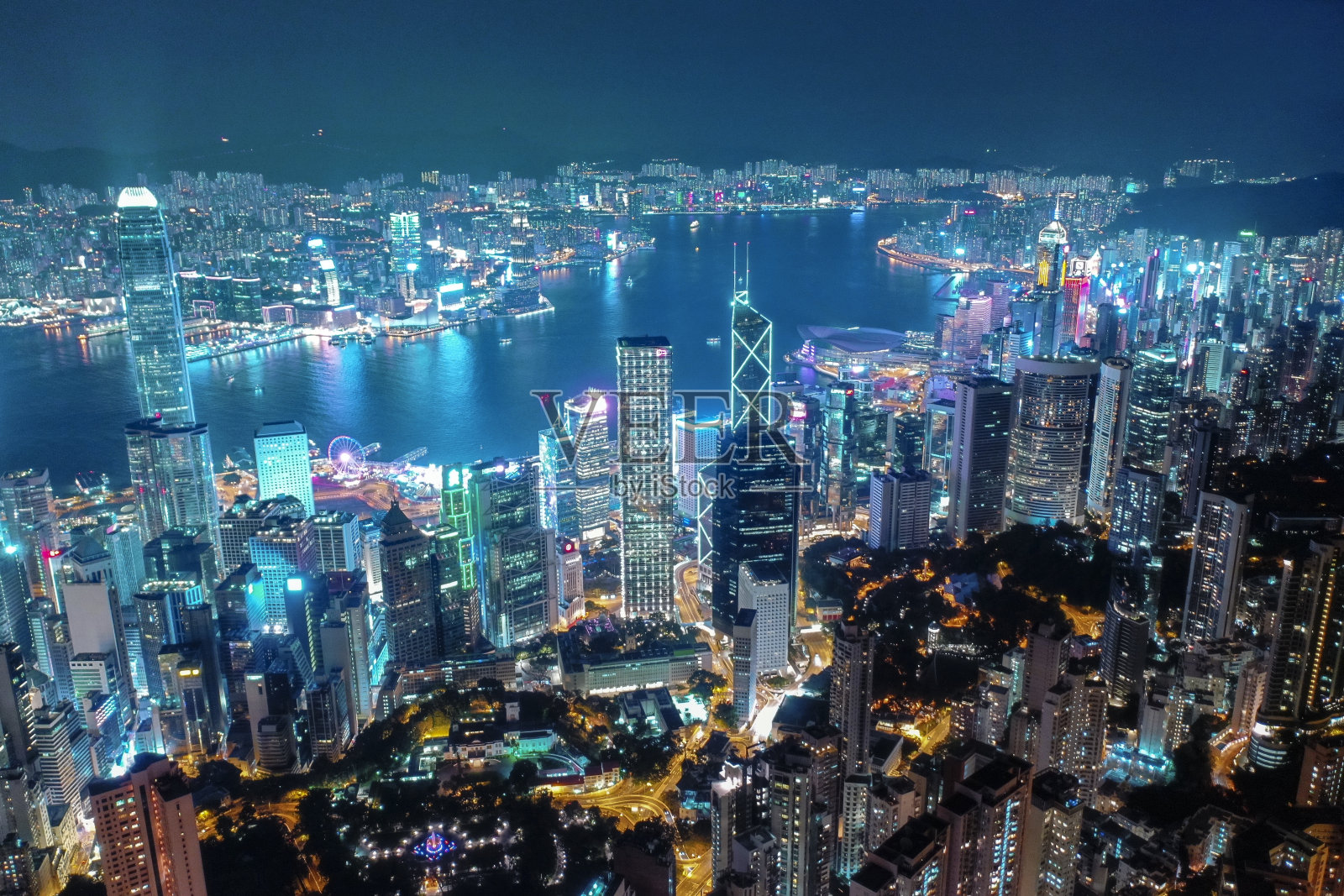 从山顶眺望香港的夜景照片摄影图片