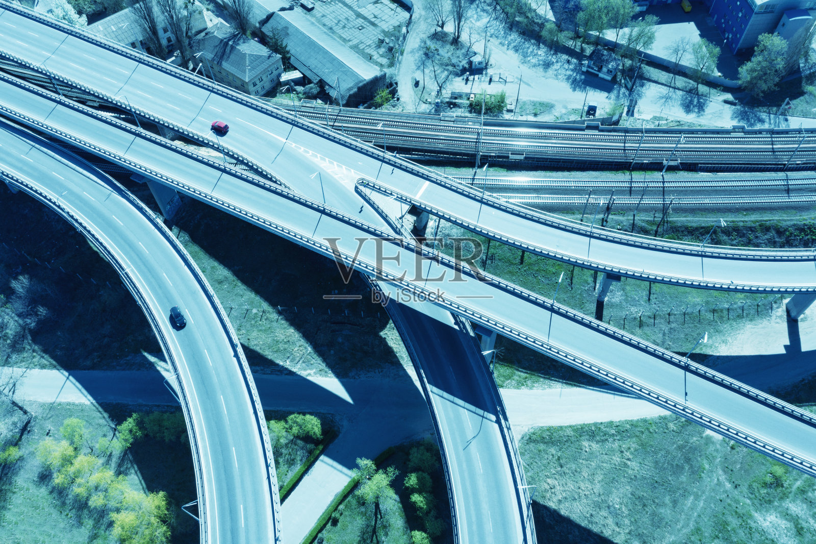 大立交桥和十字路口鸟瞰图照片摄影图片