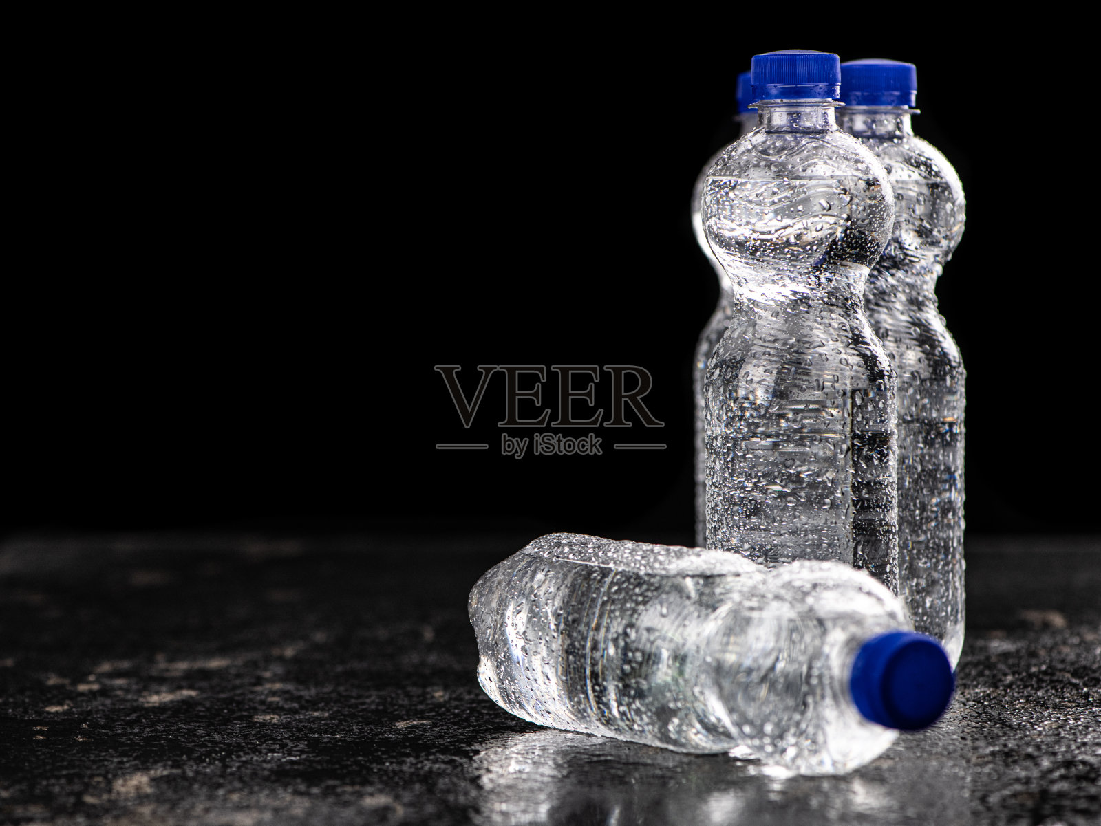 瓶装苏打水(冰镇;近距离拍摄)照片摄影图片