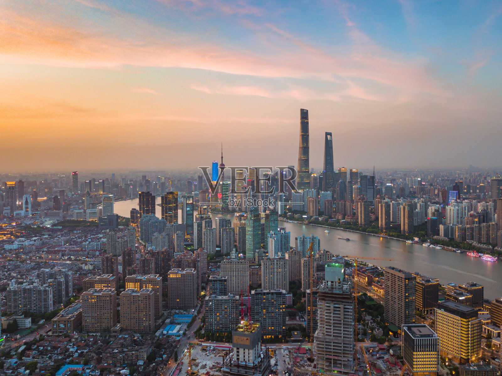 上海现代天际线照片摄影图片