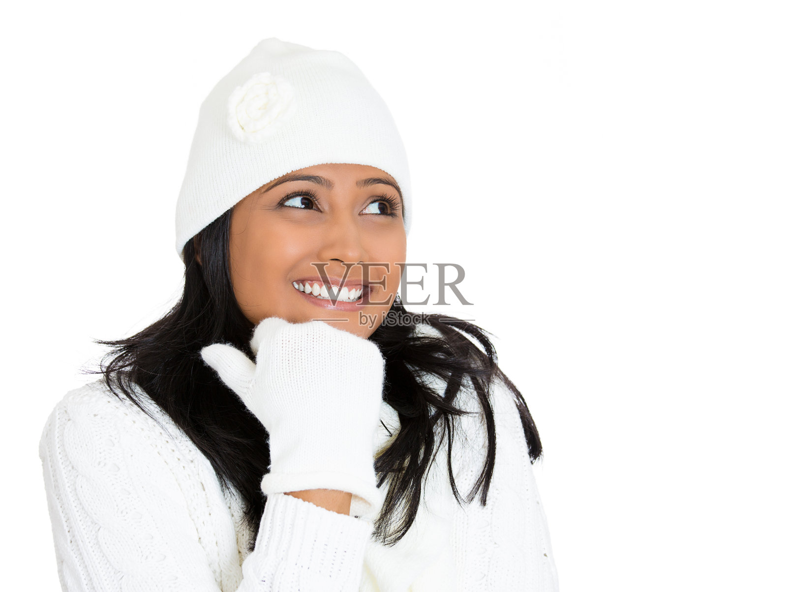 年轻，美丽，微笑思考女人的肖像穿着冬季装备，围巾，手套照片摄影图片