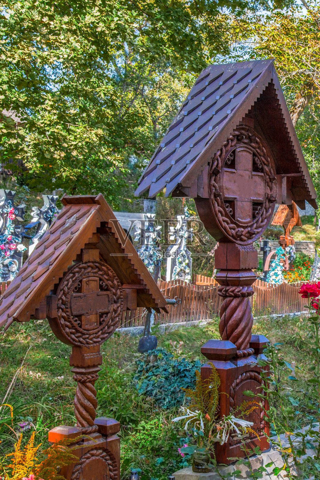 装饰性的木雕十字架罗马尼亚传统图案，马拉穆雷斯，罗马尼亚照片摄影图片