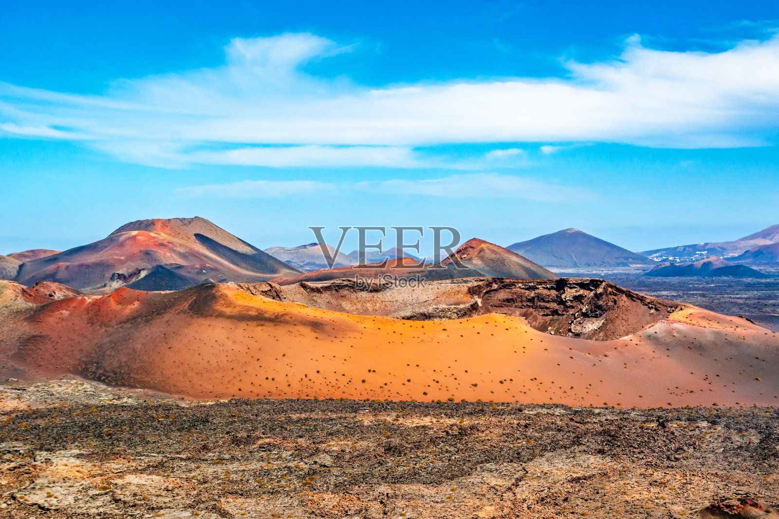 提曼法亚国家公园的火山口全景。西班牙加那利群岛兰萨罗特岛的热门旅游景点。艺术照片。美丽的世界。照片摄影图片