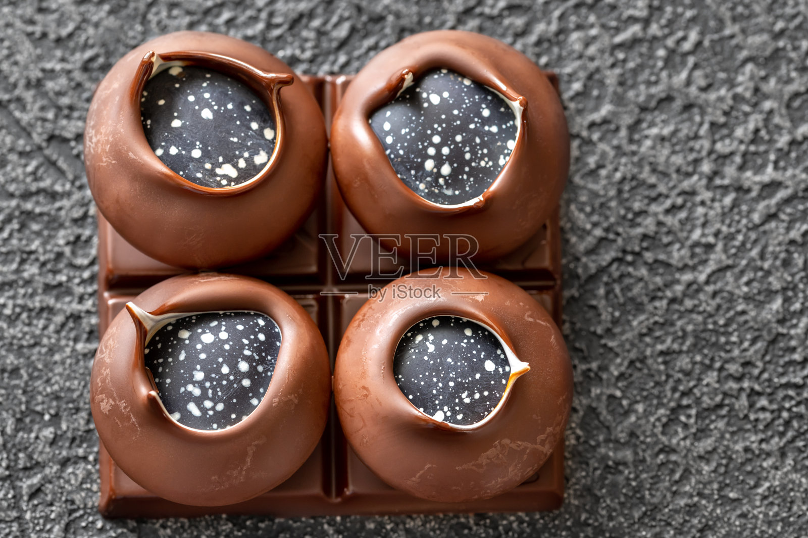 手工制作的巧克力糖果照片摄影图片
