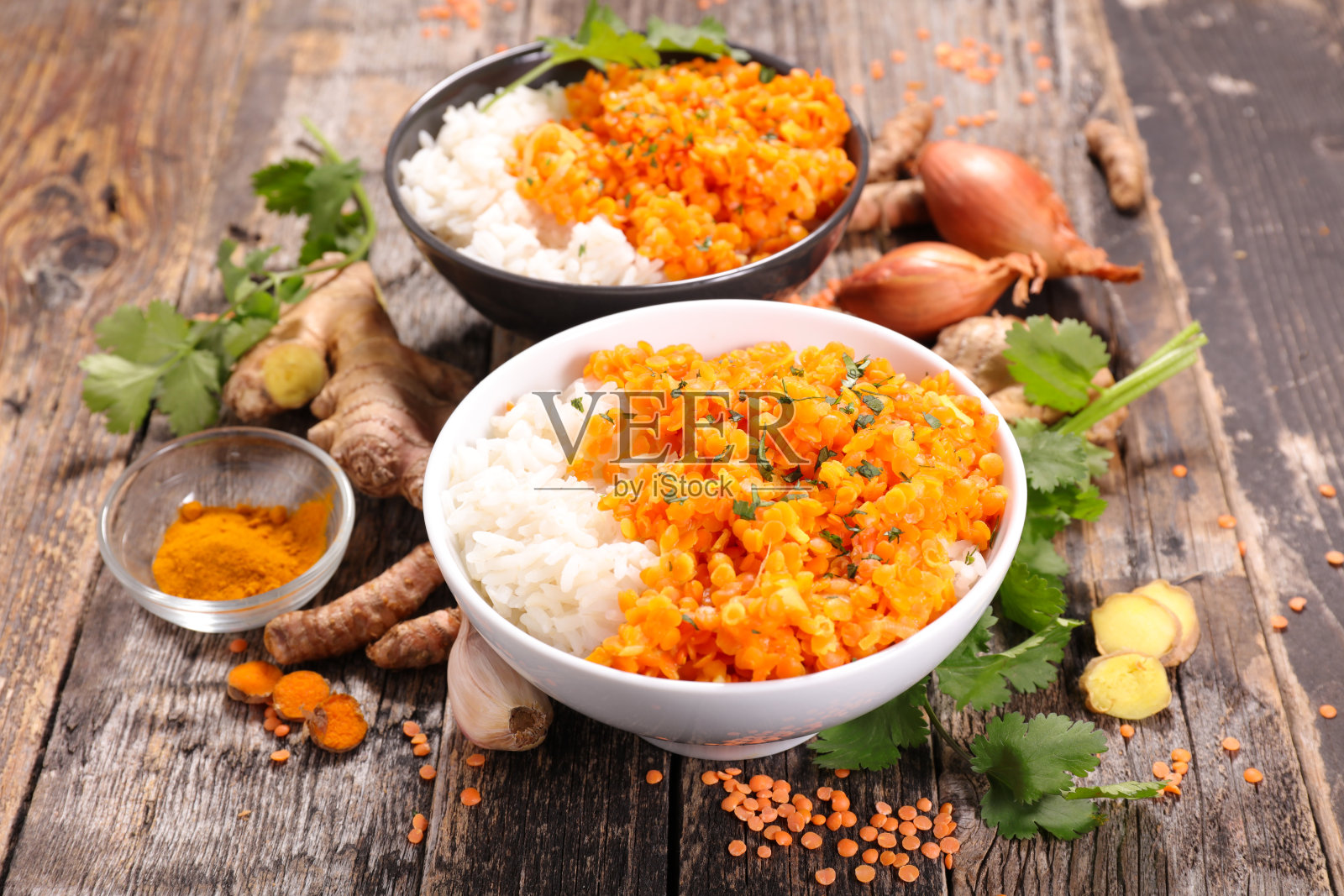 米饭和咖喱扁豆照片摄影图片