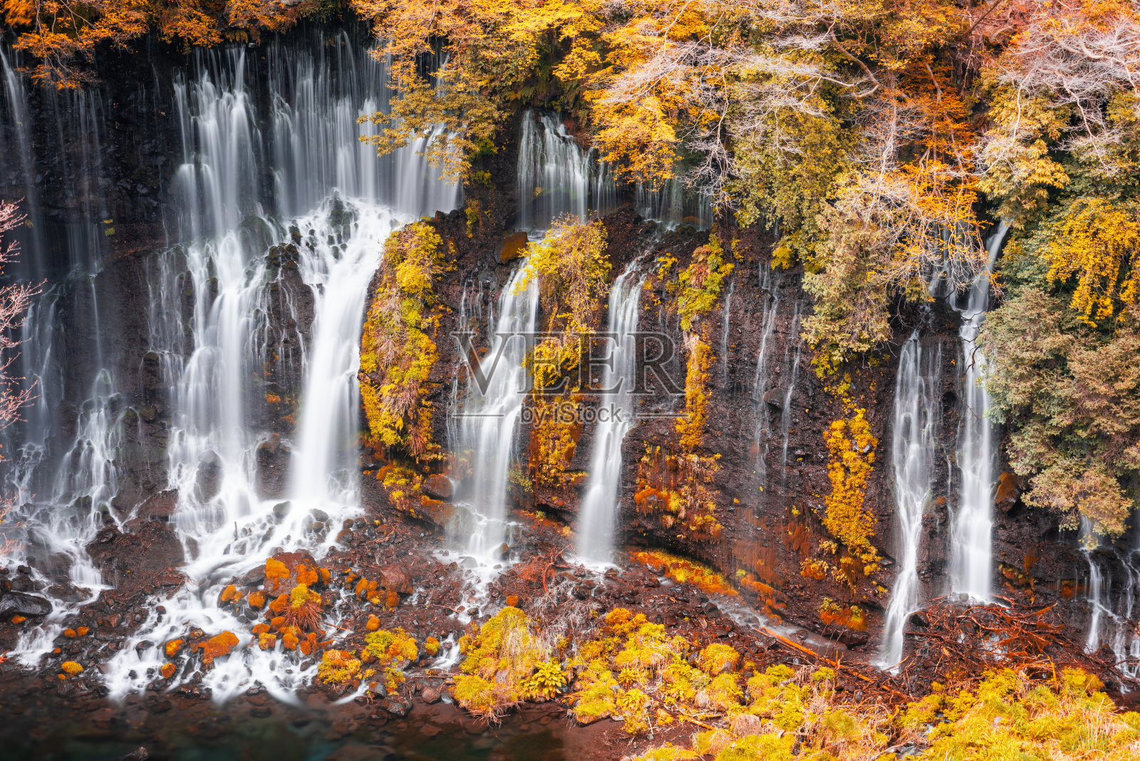 日本Fujinomiya的Shiraito瀑布照片摄影图片
