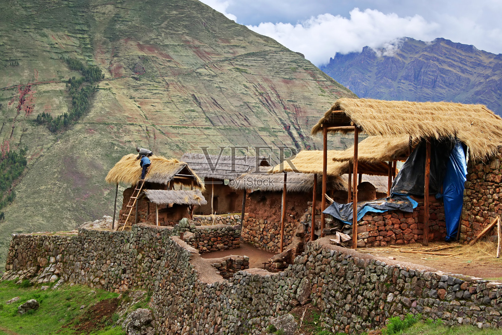 秘鲁山上的房子照片摄影图片